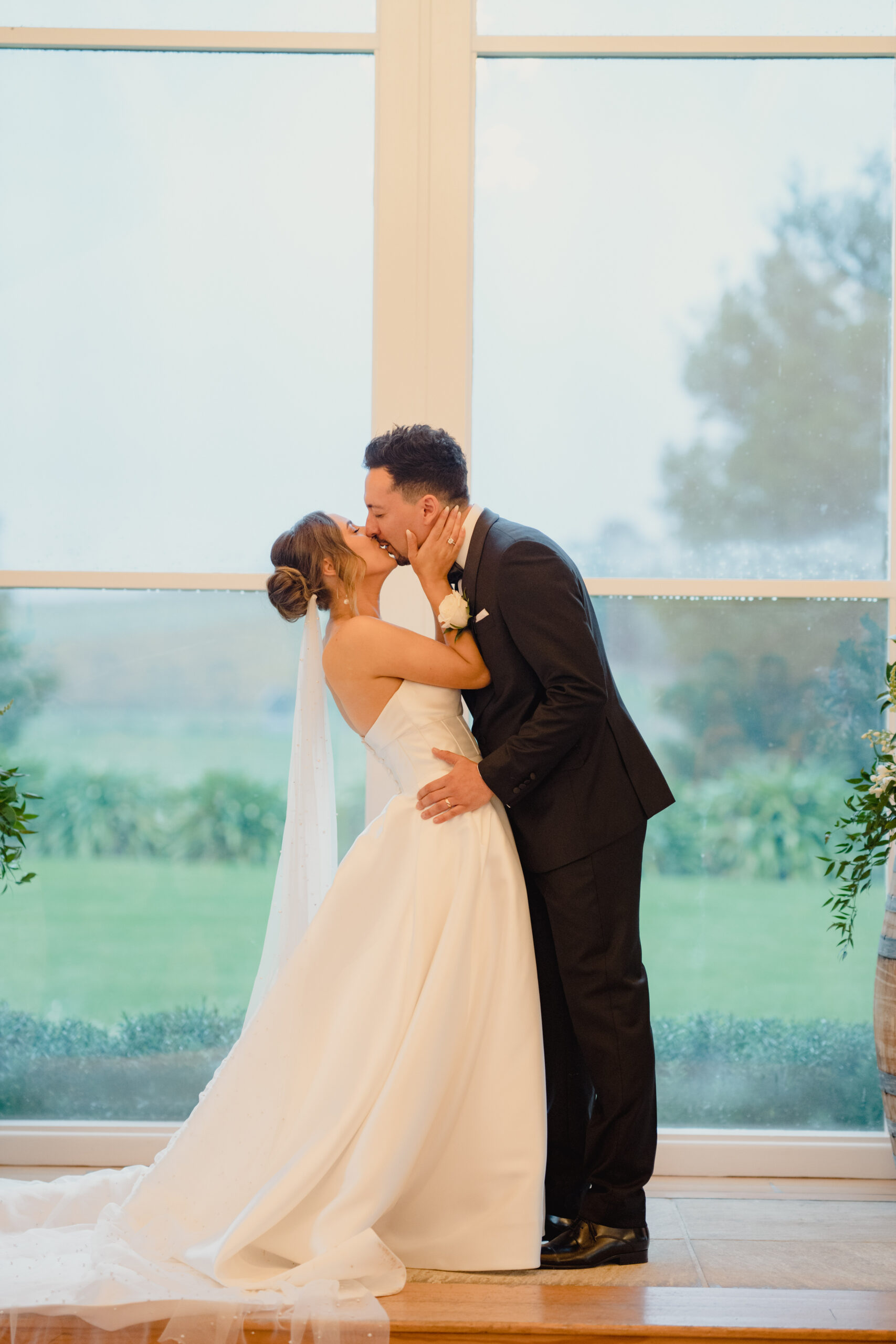 Methods for utilizing outdoor light in Melbourne wedding photography